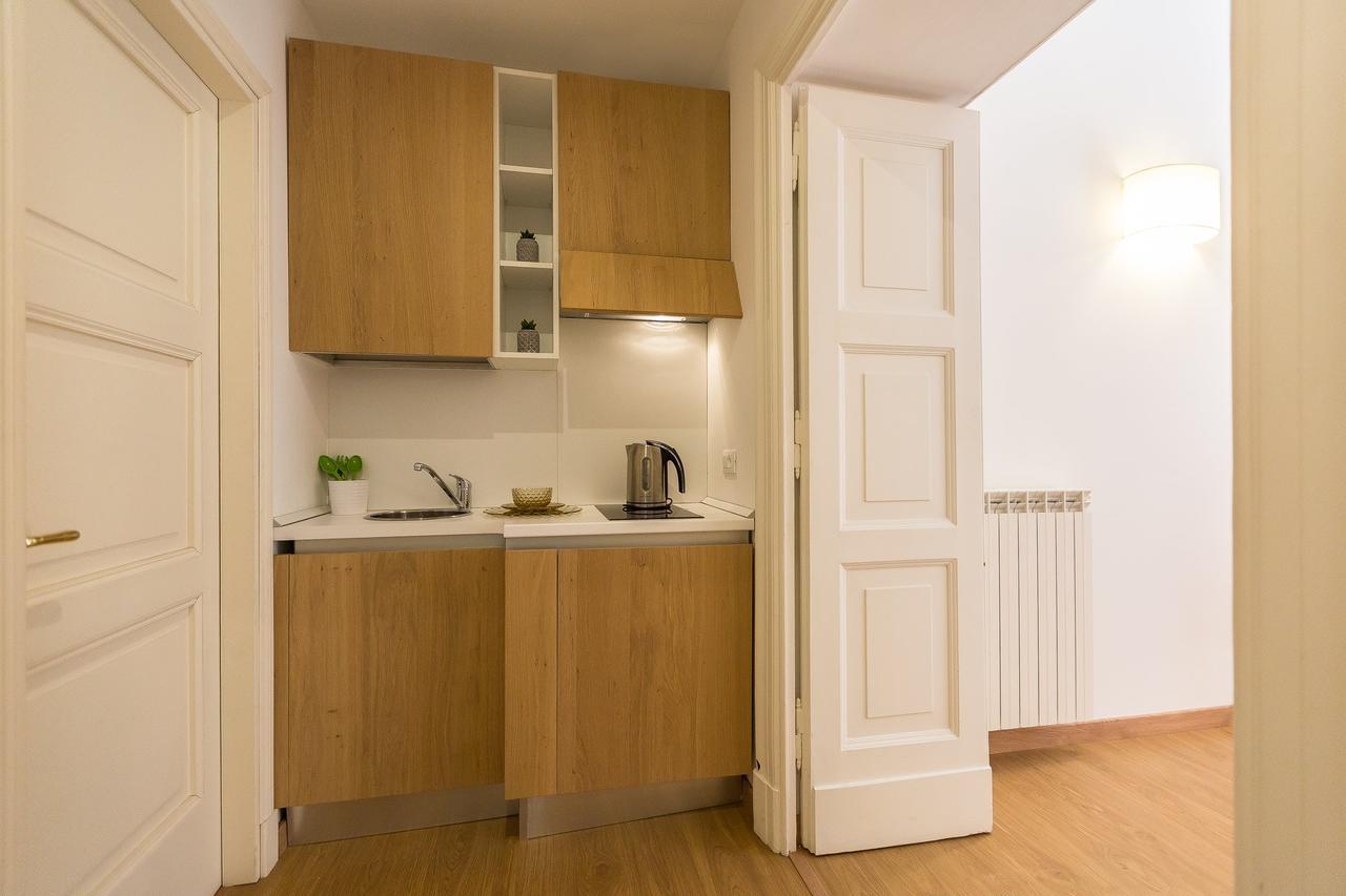 Prestigious Apartment via Barberini Rom Exterior foto
