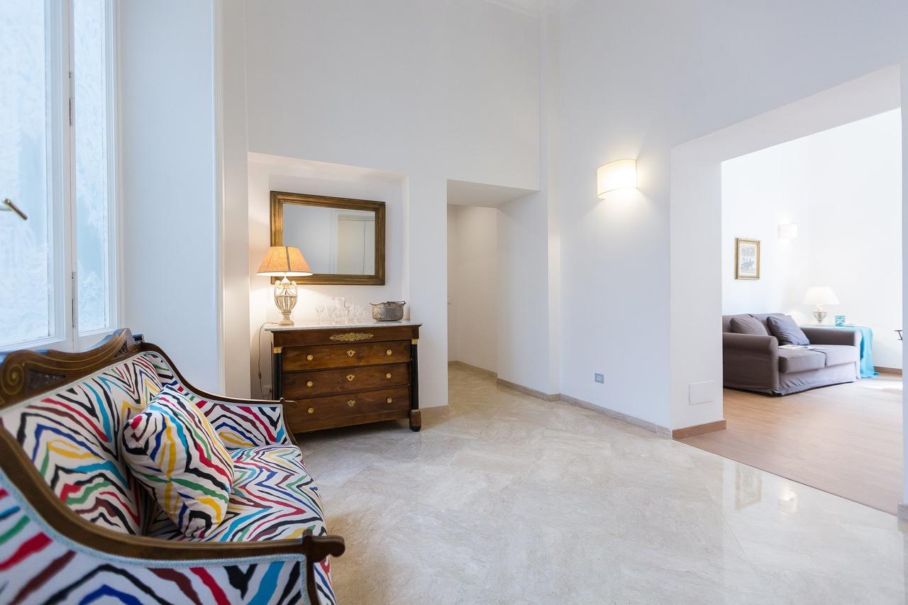 Prestigious Apartment via Barberini Rom Exterior foto